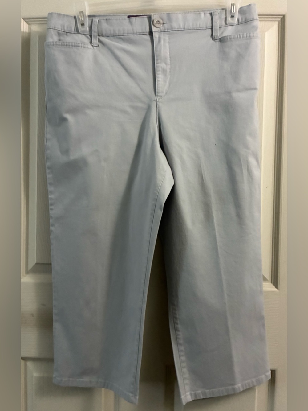Gloria Vanderbilt, Amanda size 12 cropped trousers/ light grey